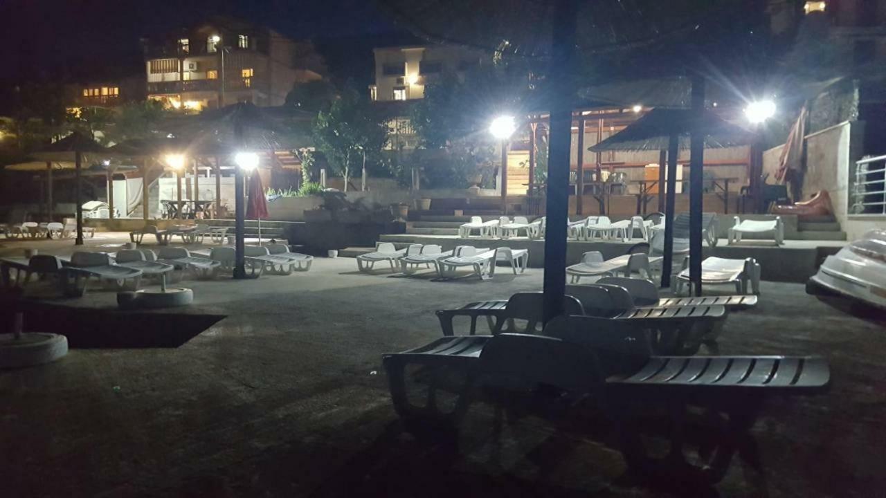 Apartments Klakor Ps Tivat Exterior foto